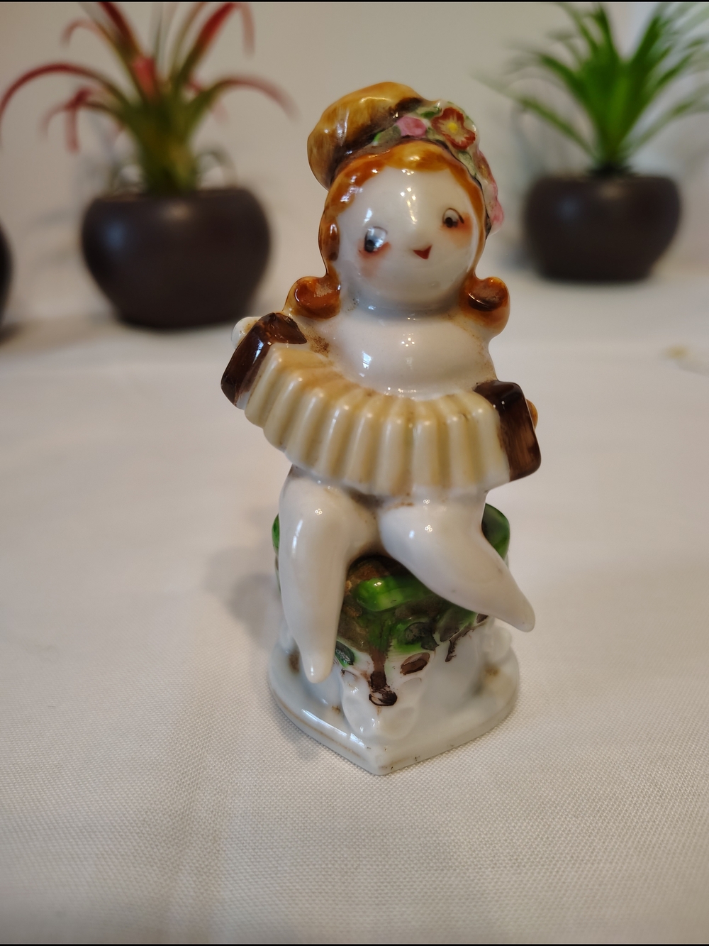 1945-1950's Rare Vintage Porcelain Girl Sitting On A Stool Playing The Accordion